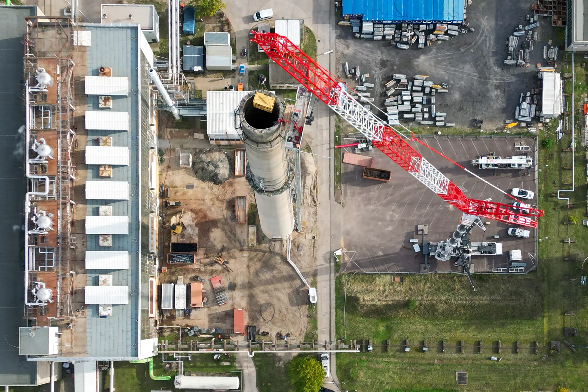 Rückbau einer Schornsteinanlage in Premnitz mit Spezialequipment